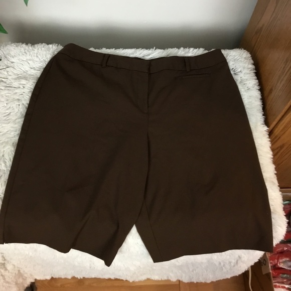 George dark brown Bermuda shorts with pockets vented hem Woman’s 18 - Picture 2 of 16